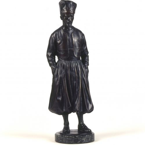 Im Auftrag des geplanten Berliner Reichskriegsmuseums porträtierte Marcuse während des 1. Weltkrieges für das "Völkertypen" Kriegsgefangene" in Gestalt von Köpfen, Büsten und ganzfigurigen Statuetten