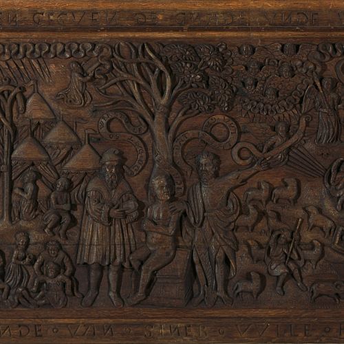 Auf der Truhenwand ist eine typologische Gegenüberstellung von verschiedenen Szenen des alten und neuen Testaments zu sehen.